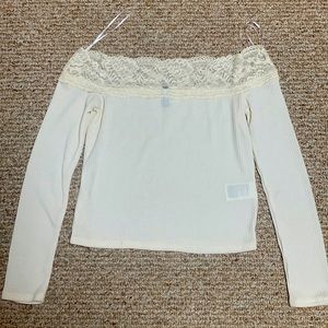 2/$15 H&M White Lace Off the Shoulder Top in Great Condition